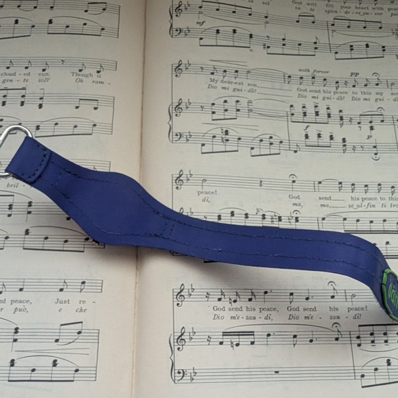 Mudd Sport Blue and Green Watch With Velcro Strap - Picture 5 of 11